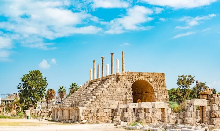 Southern Lebanon Day Trip: Exploring Sidon, Maghdouche and Tyre