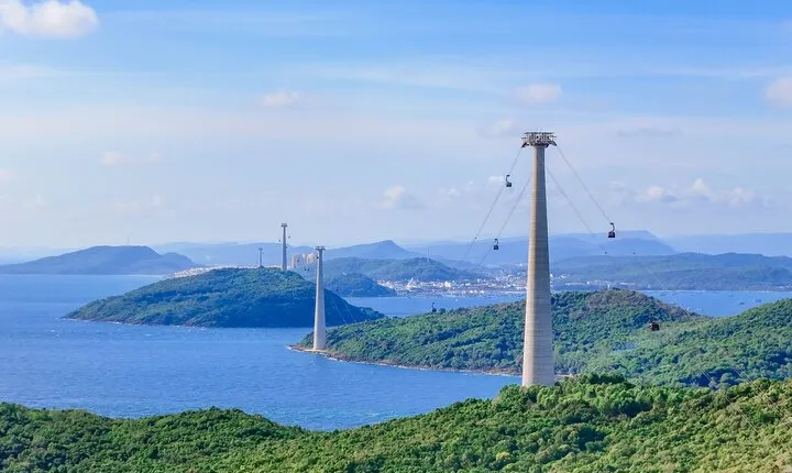 Cable Car and Snorkeling Tour with GoPro
