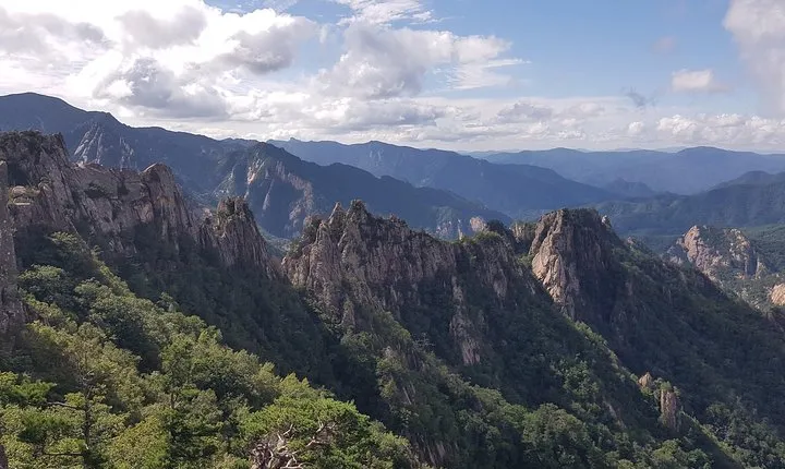 Hiking Mt Seoraksan National Park