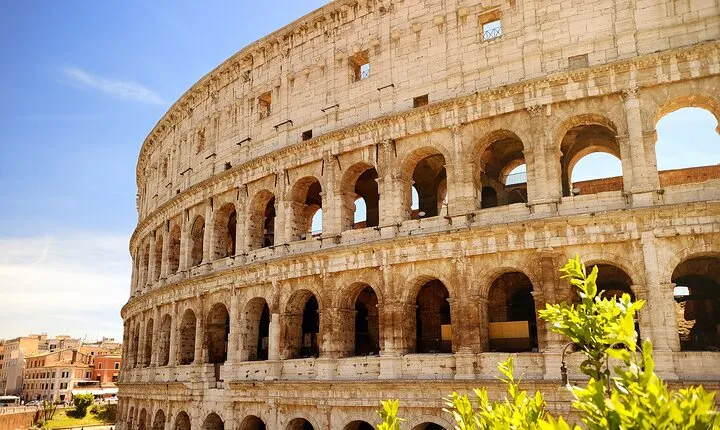 Colosseum Escorted Entrance Combo Pass with Open Bus