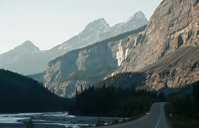 Smartphone Audio Driving Tour between Lake Louise and Revelstoke