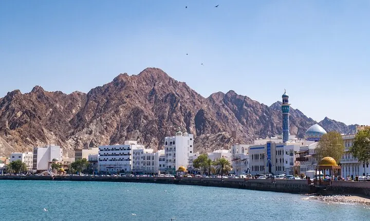 Enjoy a traditional Omani local style tour around Muscat