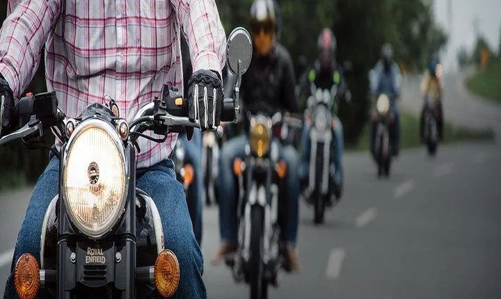 Fatehpursikri(Agra) tour by a Royal Enfield Bullet Motorcycle