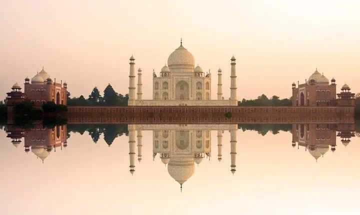 Agra Half-Day City Tour and Transfer to Delhi