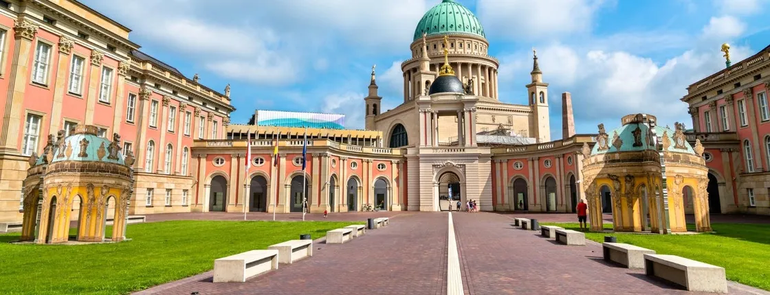 1-hour tour of Potsdam attractions with a local