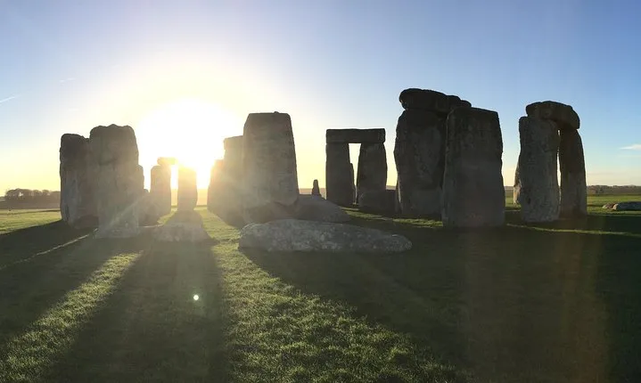 Stonehenge and Bath Private Car with Driver Guide