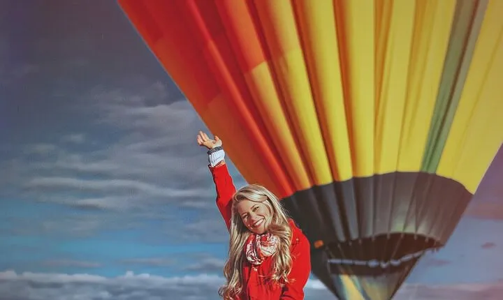 Hot Air Balloon Sightseeing Tour of Dubai by Sunrise