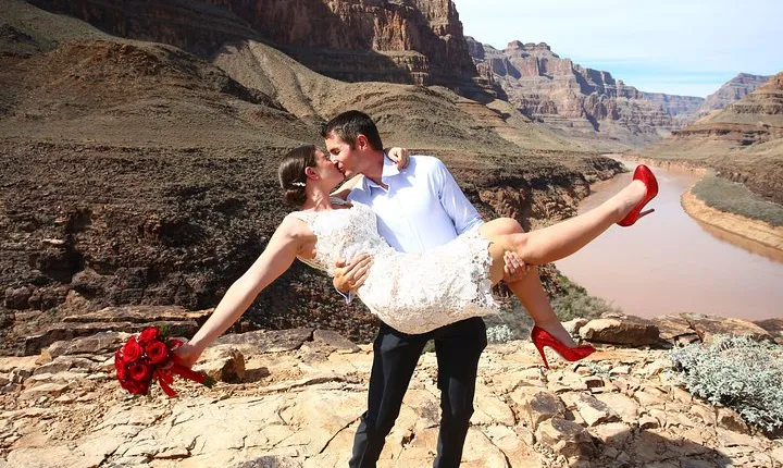 Grand Canyon Helicopter Wedding