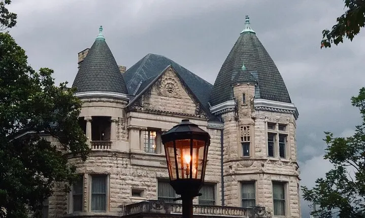 Old Louisville Ghost Tour as Recommended by The New York Times @ 4th and Ormsby