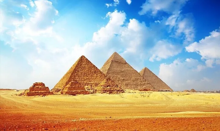 Explore the Pyramids of Giza and the Egyptian Museum - Hurghada