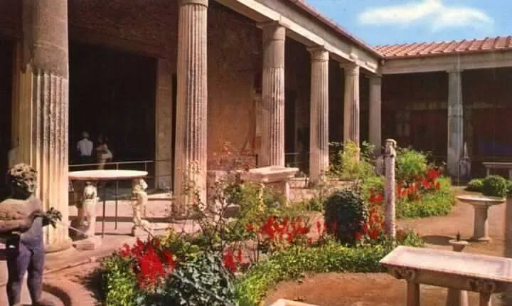 Pompei Private Tour With An Expert Archaeologist Guide