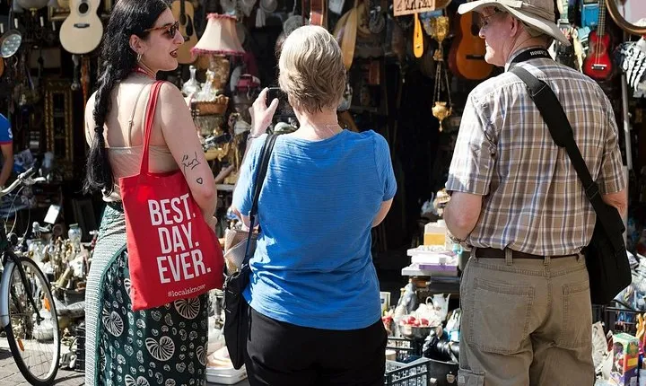 Private Athens Walk: Ruins, Markets & Local Stories