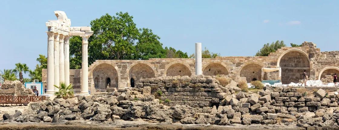 Adults-only Gulet cruise with lunch and drinks from Side