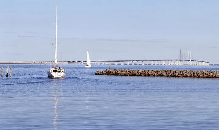 Malmö & Lund Tour, Crossing the Øresund Bridge to Sweden