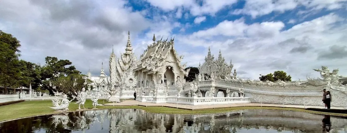 Full-day postcard popular iconic temples and tea plantation