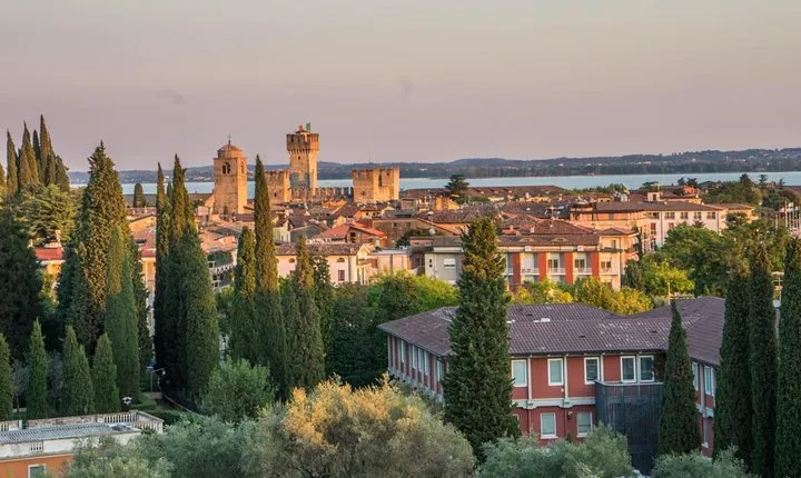 City Escape: Lake Garda Private Day Trip from Verona