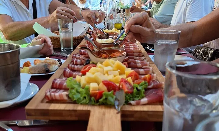 Private Walking tour with Wine and Food