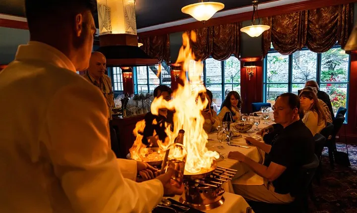Evening Gourmet Tour 5 Course Dinner - History and Food in Old Quebec City