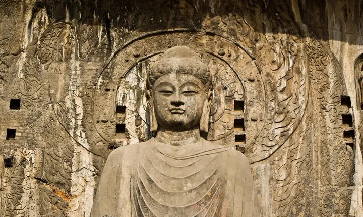Private Day Tour of Luoyang Shaolin Temple and Longmen Grottoes Including Lunch