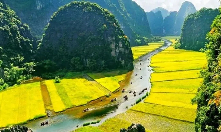 From Hanoi: Bai Dinh Pagoda, Trang An & Mua Cave Full Day Tour