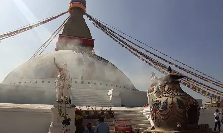 Private Short Hiking Trip to Syambhunath Stupa from Thamel