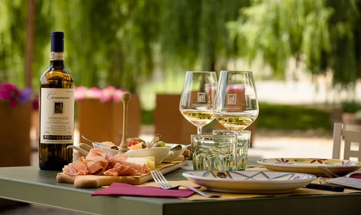 San Gimignano: Chianti wine tasting and lunch