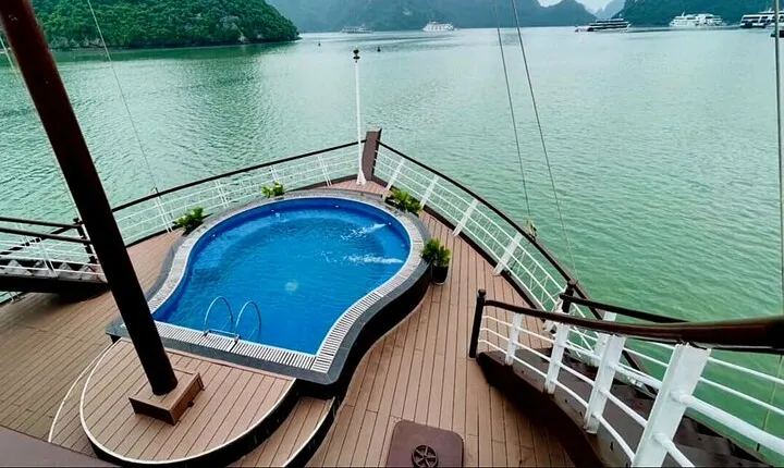2 Day Guided Cruise Tour in Halong Bay and Lan Ha Bay from Hanoi