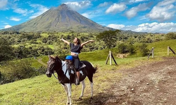 Full Day Class II-III Rafting and Horse Back Riding in La Fortuna