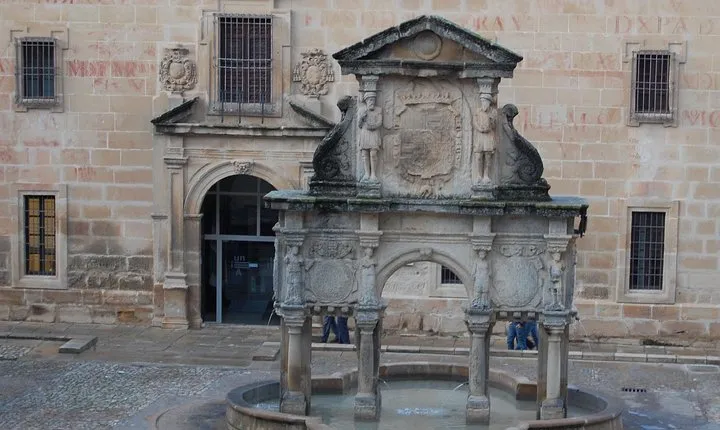 Baeza guided tour with tickets.