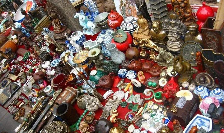 Private Shanghai Shopping Tour with Local Shopping Guru