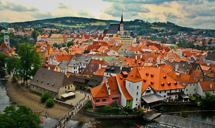 Private transfer from Prague to Salzburg with Stopover in Cesky Krumlov