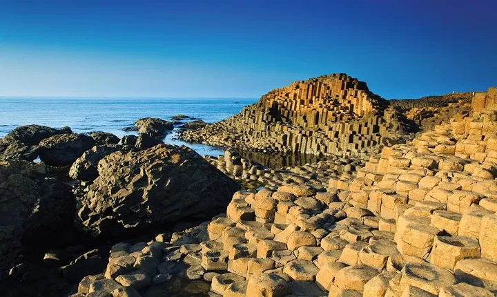 Guided Day Tour of Giant's Causeway from Belfast by Comfortable Coach