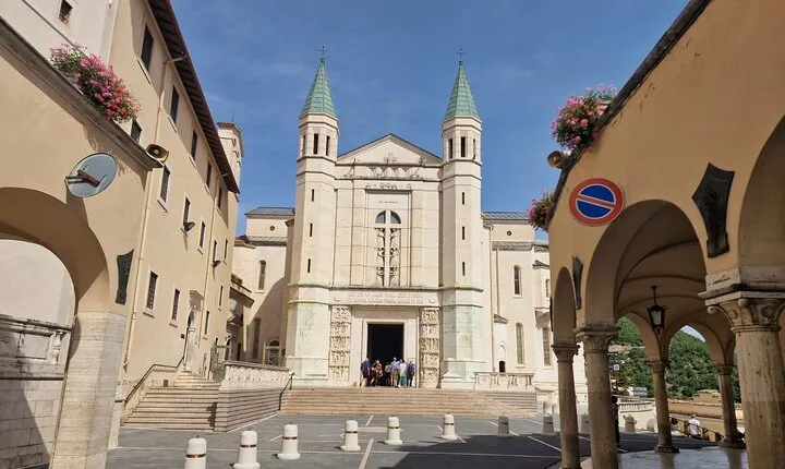 Saint Rita of Cascia and Roccaporena Private Day Tour from Rome