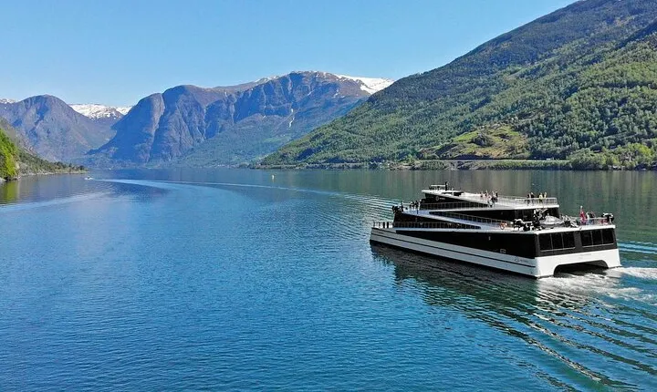 Private tour - Viking Village, Nærøyfjord Cruise and Flåm Railway