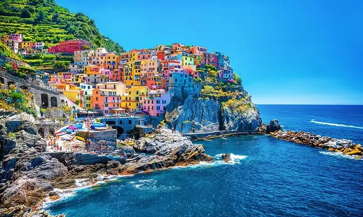 Private Roundtrip Transfer to Cinque Terre from Florence