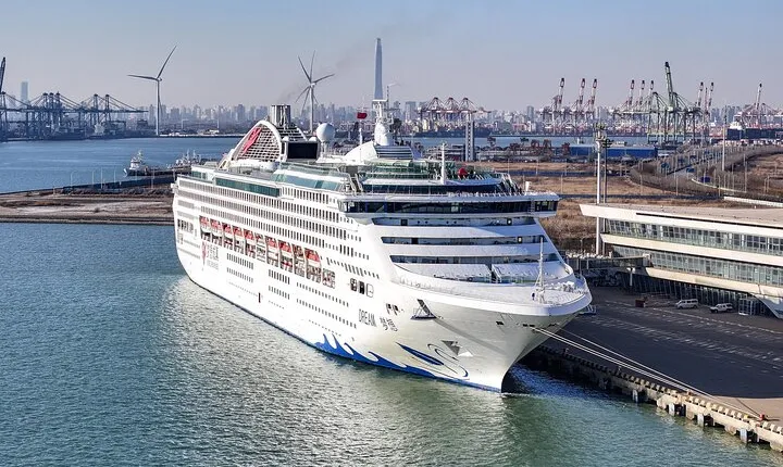 Shared Transfer: from Hotel in Shanghai to Shanghai Wusongkou Cruise Port