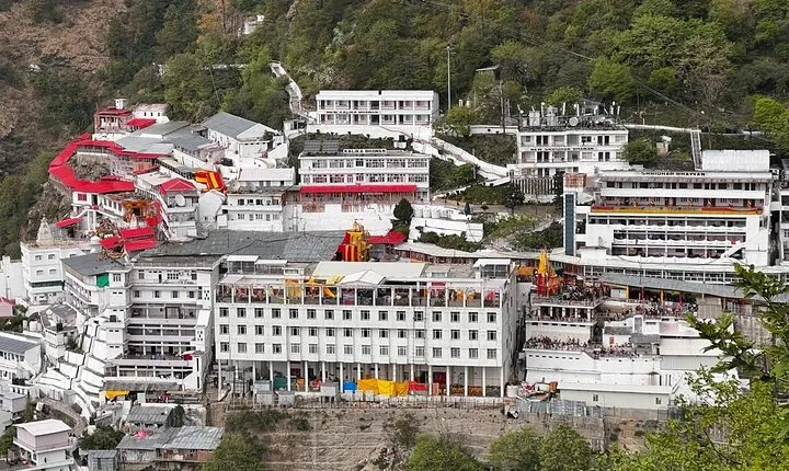 Guaranteed Vaishno devi darshan by Helicopter.