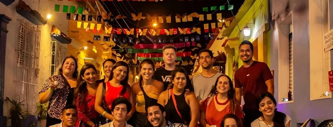 Getsemaní guided pub crawl to discover the local nightlife