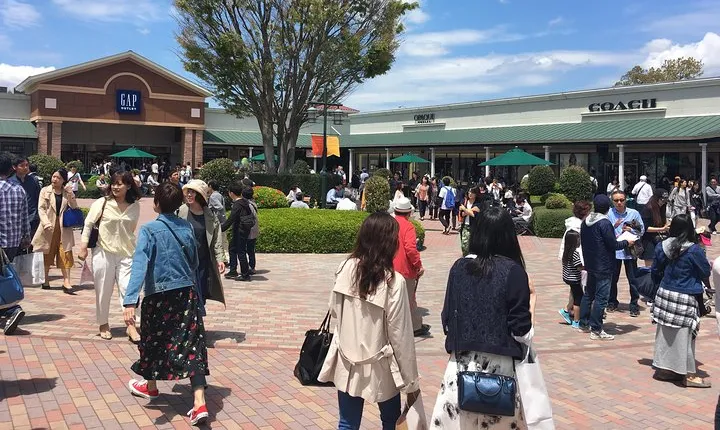 Private Car Mt Fuji and Gotemba Outlet in One Day from Tokyo