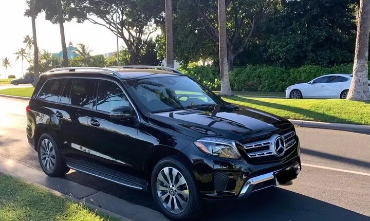 John Wayne Airport (SNA) to Huntington Beach - Round-Trip Private Transfer