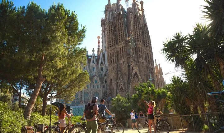 Barcelona City Highlights Bike Tour
