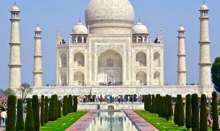 From Delhi: Taj Mahal Day Trip by Car 