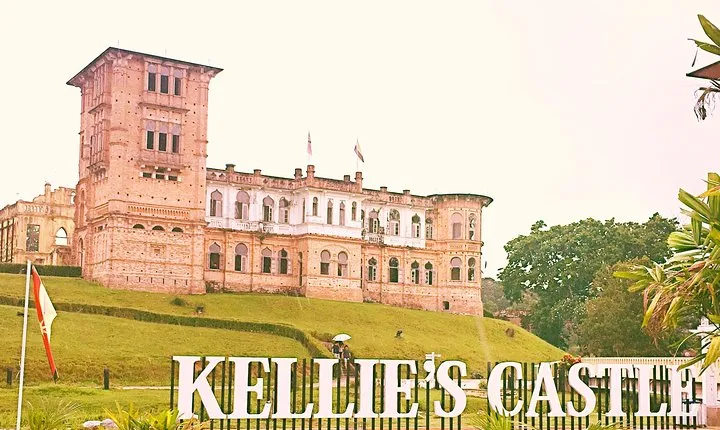 Ipoh Gua Tempurung, Caves Temples, Mirror Lake and Castle Tours