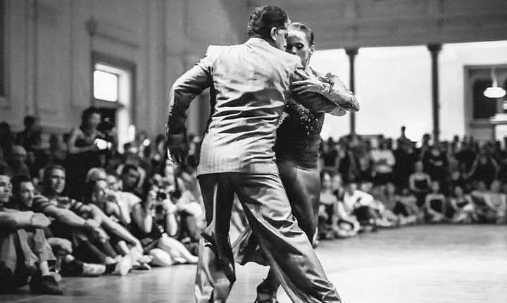 Tango tour: Carlos Gardel - Medellín