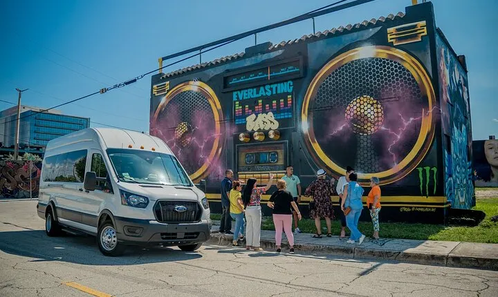 Small group Miami City Tour–Discover Miami like a VIP (14pax)