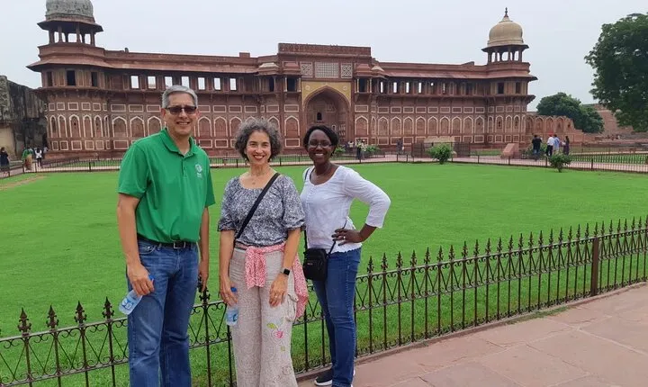 Taj Mahal Day Tour by Gatimaan Express Train