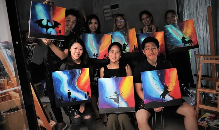Glow Sip & Paint