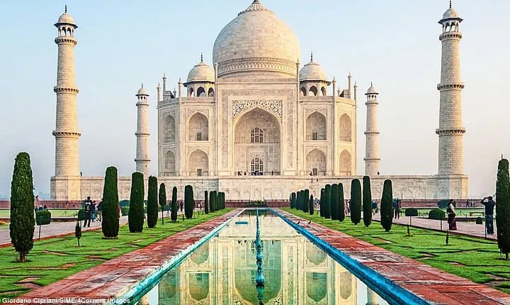 1 Day Trip To Agra From Delhi by Supper Fast Train