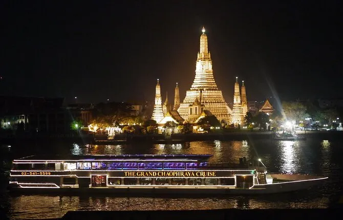Amazing Chao Phraya Dinner Cruise Bangkok
