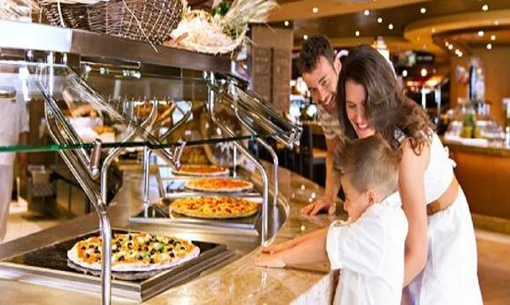 Enjoy a dinner on the boat in the River Nile.